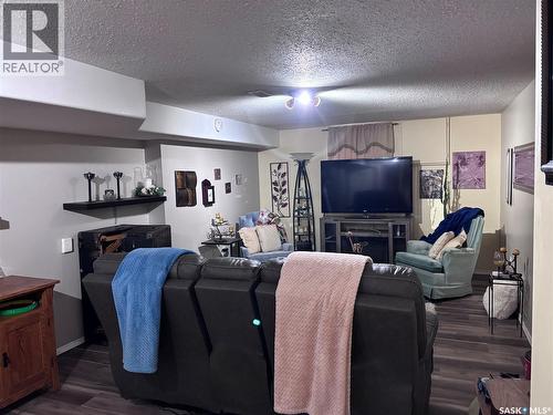 220 4Th Street, Dalmeny, SK - Indoor