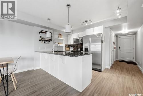 212 5301 Universal Crescent, Regina, SK - Indoor Photo Showing Kitchen With Upgraded Kitchen