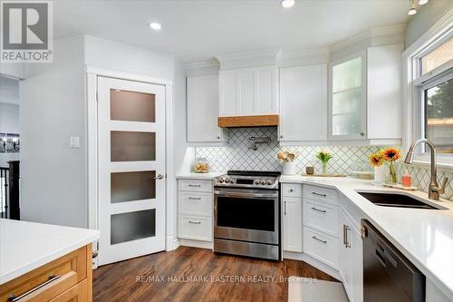 11 Hillside Drive, Selwyn, ON - Indoor Photo Showing Kitchen With Upgraded Kitchen