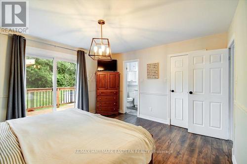 11 Hillside Drive, Selwyn, ON - Indoor Photo Showing Bedroom