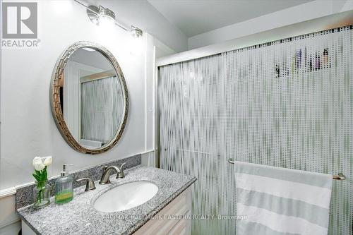 11 Hillside Drive, Selwyn, ON - Indoor Photo Showing Bathroom