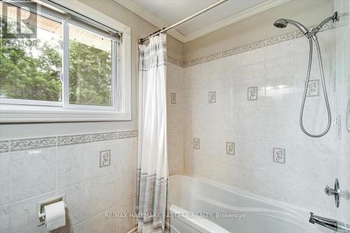 11 Hillside Drive, Selwyn, ON - Indoor Photo Showing Bathroom