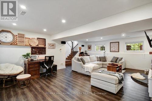 11 Hillside Drive, Selwyn, ON - Indoor