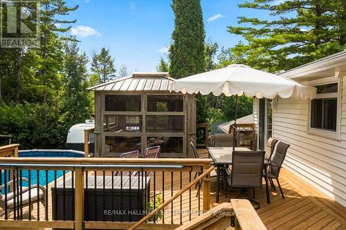 11 Hillside Drive, Selwyn, ON - Outdoor With Deck Patio Veranda