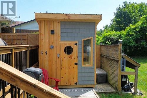 11 Hillside Drive, Selwyn, ON - Outdoor With Exterior
