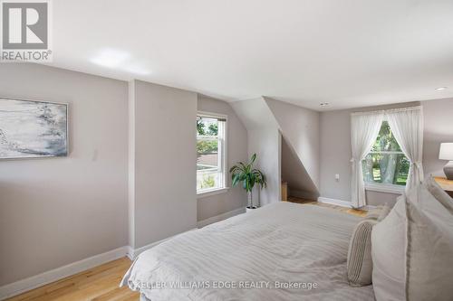 162 5Th Concession Road E, Hamilton, ON - Indoor Photo Showing Bedroom