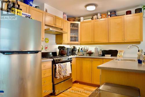109 - 400 Mcleod Street, Ottawa, ON - Indoor Photo Showing Kitchen