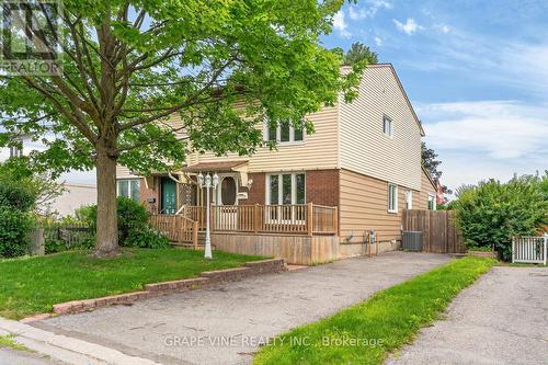 108 FIELDGATE DRIVE  Ottawa, ON K2J 1T9