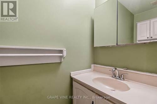 108 Fieldgate Drive, Ottawa, ON - Indoor Photo Showing Bathroom