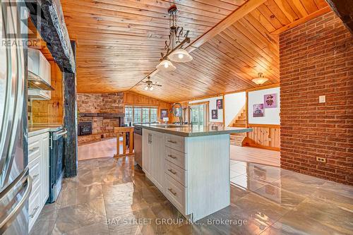 236 Summit Drive, Scugog, ON - Indoor Photo Showing Other Room