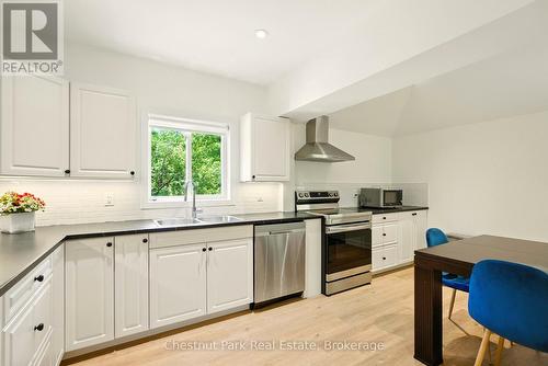 1435 Juddhaven Road, Muskoka Lakes (Medora), ON - Indoor Photo Showing Kitchen