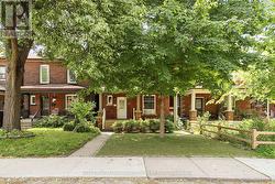 2 (GROUND) - 35 HUMBERSIDE AVENUE Toronto, ON M6P 1J6