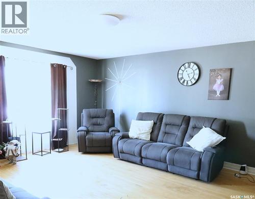 111 Henderson Street, Grayson, SK - Indoor Photo Showing Living Room