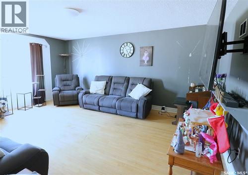 111 Henderson Street, Grayson, SK - Indoor Photo Showing Living Room