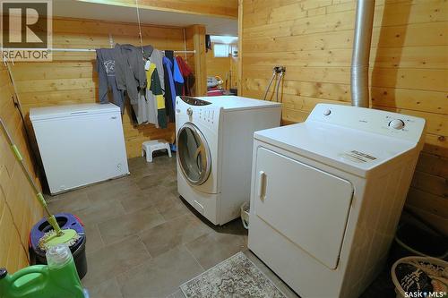 111 Henderson Street, Grayson, SK - Indoor Photo Showing Laundry Room
