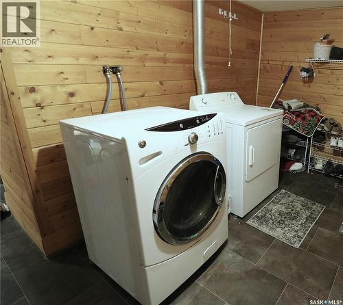 111 Henderson Street, Grayson, SK - Indoor Photo Showing Laundry Room