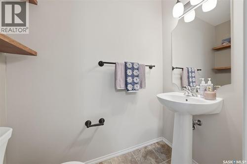 507 150 Langlois Way, Saskatoon, SK - Indoor Photo Showing Bathroom