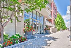 327 - 900 MOUNT PLEASANT ROAD  Toronto, ON M4P 3J9