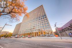 1525 - 111 ST. CLAIR AVENUE W Toronto, ON M4V 1N5