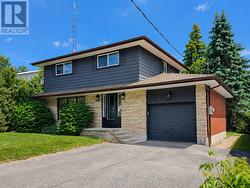 865 REGENT DRIVE  Oshawa, ON L1G 1J2
