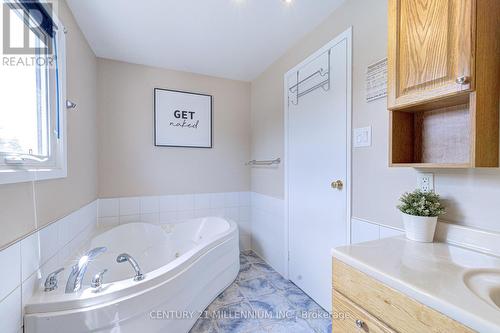 59 Lewis Crescent, Kitchener, ON - Indoor Photo Showing Bathroom