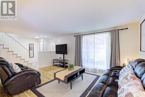 59 Lewis Crescent, Kitchener, ON - Indoor Photo Showing Living Room