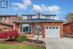 35 TRENHOLME CRESCENT  Hamilton, ON L8W 2L4