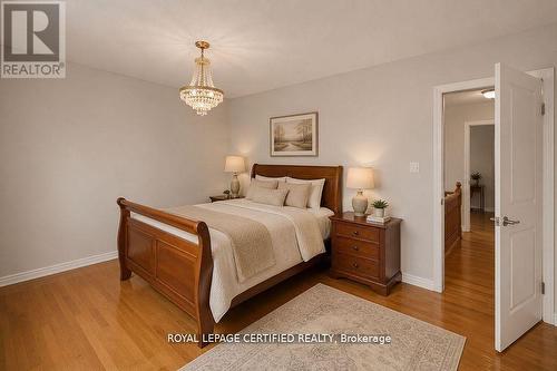 35 Trenholme Crescent, Hamilton, ON - Indoor Photo Showing Bedroom