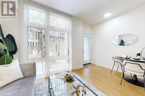53 - 19 Eldora Avenue, Toronto, ON - Indoor