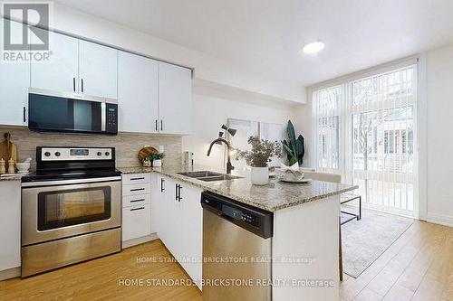 53 - 19 Eldora Avenue, Toronto, ON - Indoor Photo Showing Kitchen With Double Sink With Upgraded Kitchen