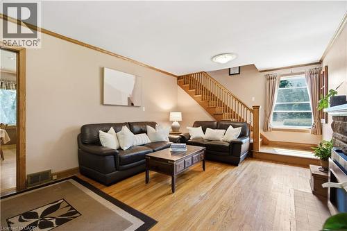 162 5Th Conc Road E, Flamborough, ON - Indoor Photo Showing Living Room