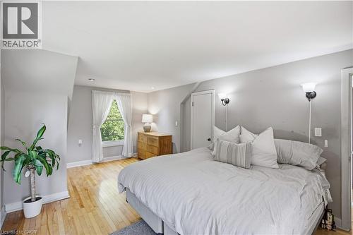 162 5Th Conc Road E, Flamborough, ON - Indoor Photo Showing Bedroom