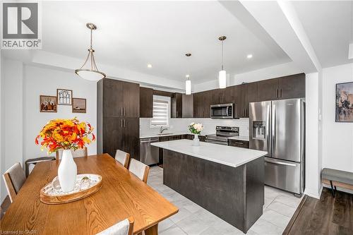 61 Wilson Drive, Thorold, ON - Indoor Photo Showing Kitchen With Upgraded Kitchen