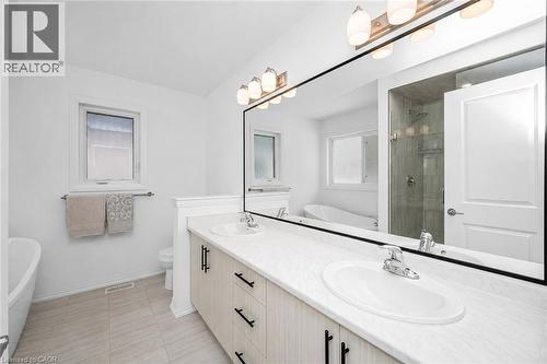 61 Wilson Drive, Thorold, ON - Indoor Photo Showing Bathroom