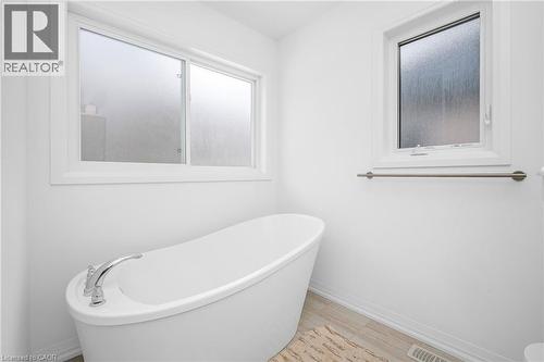 61 Wilson Drive, Thorold, ON - Indoor Photo Showing Bathroom