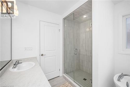 61 Wilson Drive, Thorold, ON - Indoor Photo Showing Bathroom
