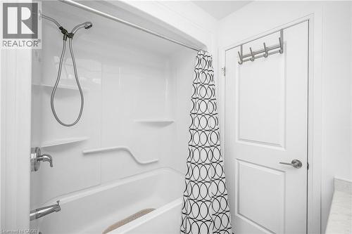 61 Wilson Drive, Thorold, ON - Indoor Photo Showing Bathroom