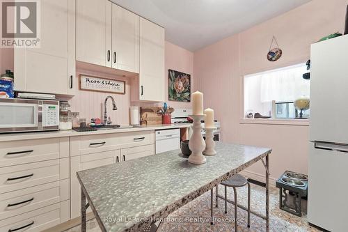 18 St.Vincent Street, Goderich (Goderich (Town)), ON - Indoor Photo Showing Kitchen