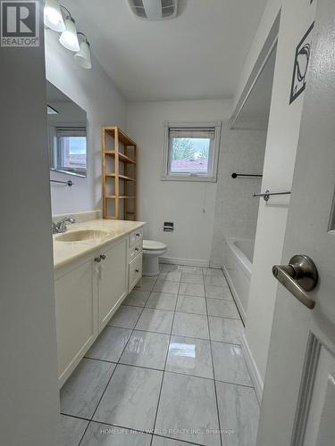 50 Adrian Crescent, Markham, ON - Indoor Photo Showing Bathroom