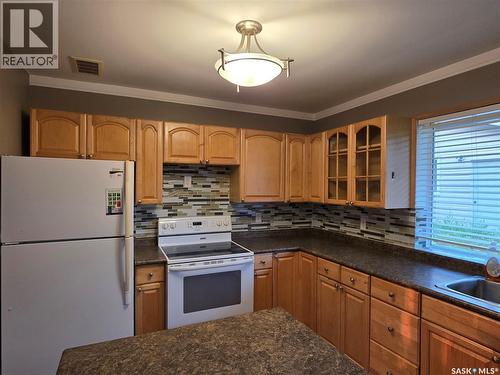 333 Elphinstone Street, Regina, SK - Indoor Photo Showing Kitchen