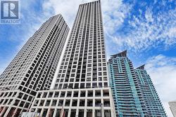 807 - 30 ELM DRIVE W Mississauga, ON L5B 0N6