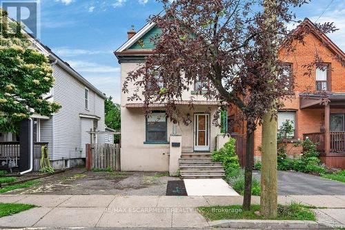 21 East Bend Avenue N, Hamilton, ON - Outdoor With Facade