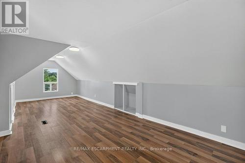 21 East Bend Avenue N, Hamilton, ON - Indoor Photo Showing Other Room
