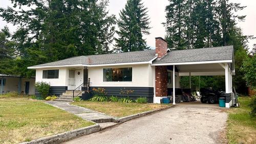 807 23 Highway, Nakusp, BC - Outdoor