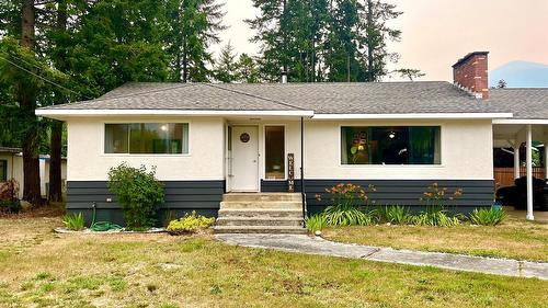 807 23 Highway, Nakusp, BC - Outdoor