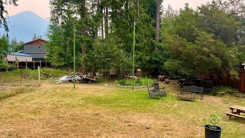 807 23 Highway, Nakusp, BC - Outdoor