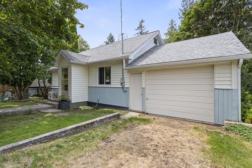 1413 Eastman Avenue, Riondel, BC - Outdoor