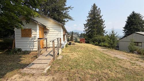 226 16Th Avenue, Creston, BC - Outdoor