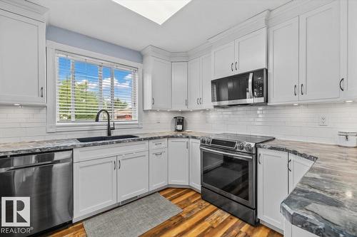 16551 116 St Nw, Edmonton, AB - Indoor Photo Showing Kitchen With Stainless Steel Kitchen With Upgraded Kitchen