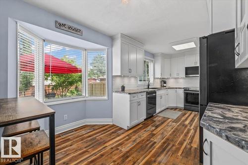 16551 116 St Nw, Edmonton, AB - Indoor Photo Showing Kitchen With Upgraded Kitchen